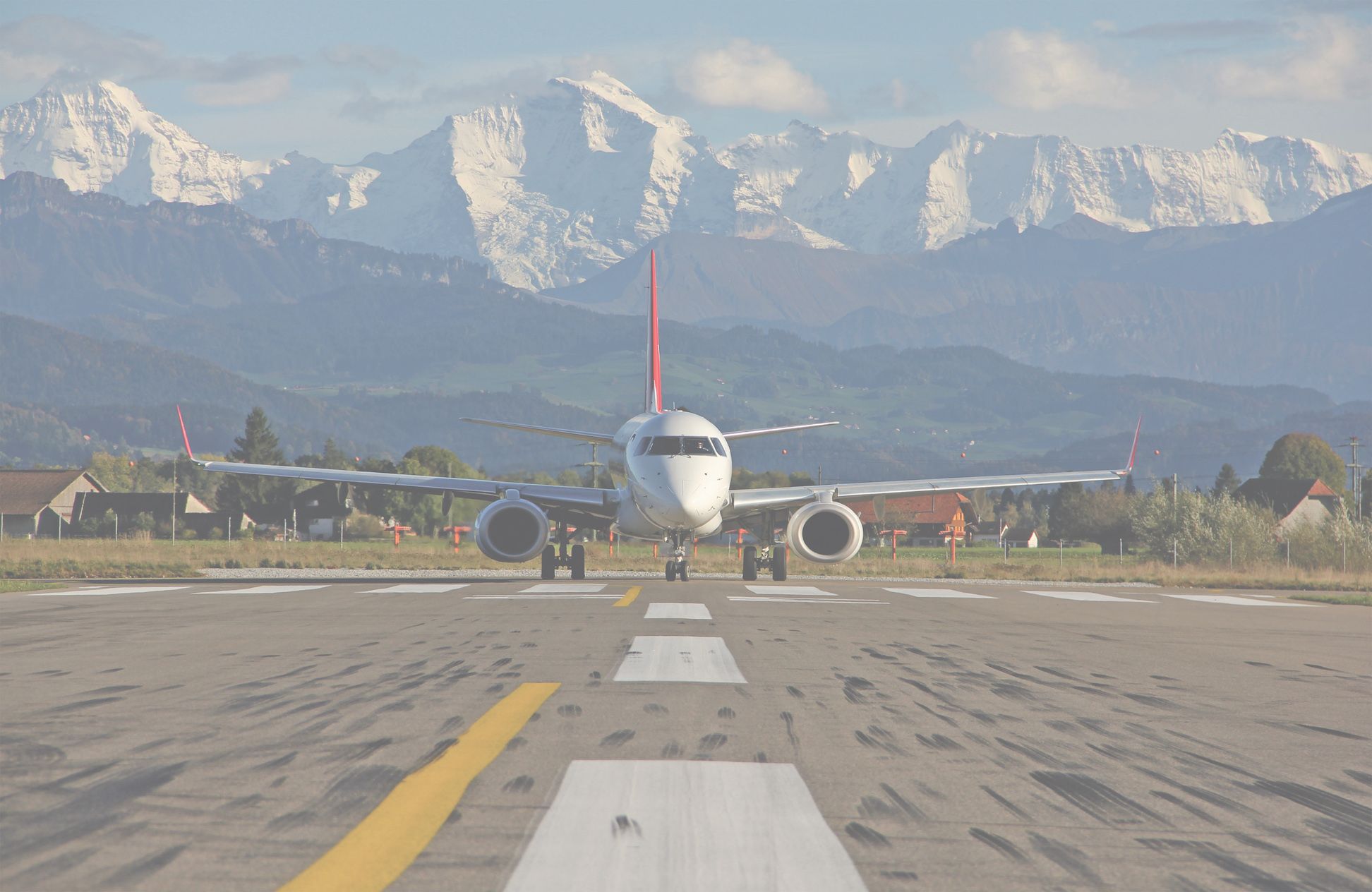 Flugzeug hebt ab.